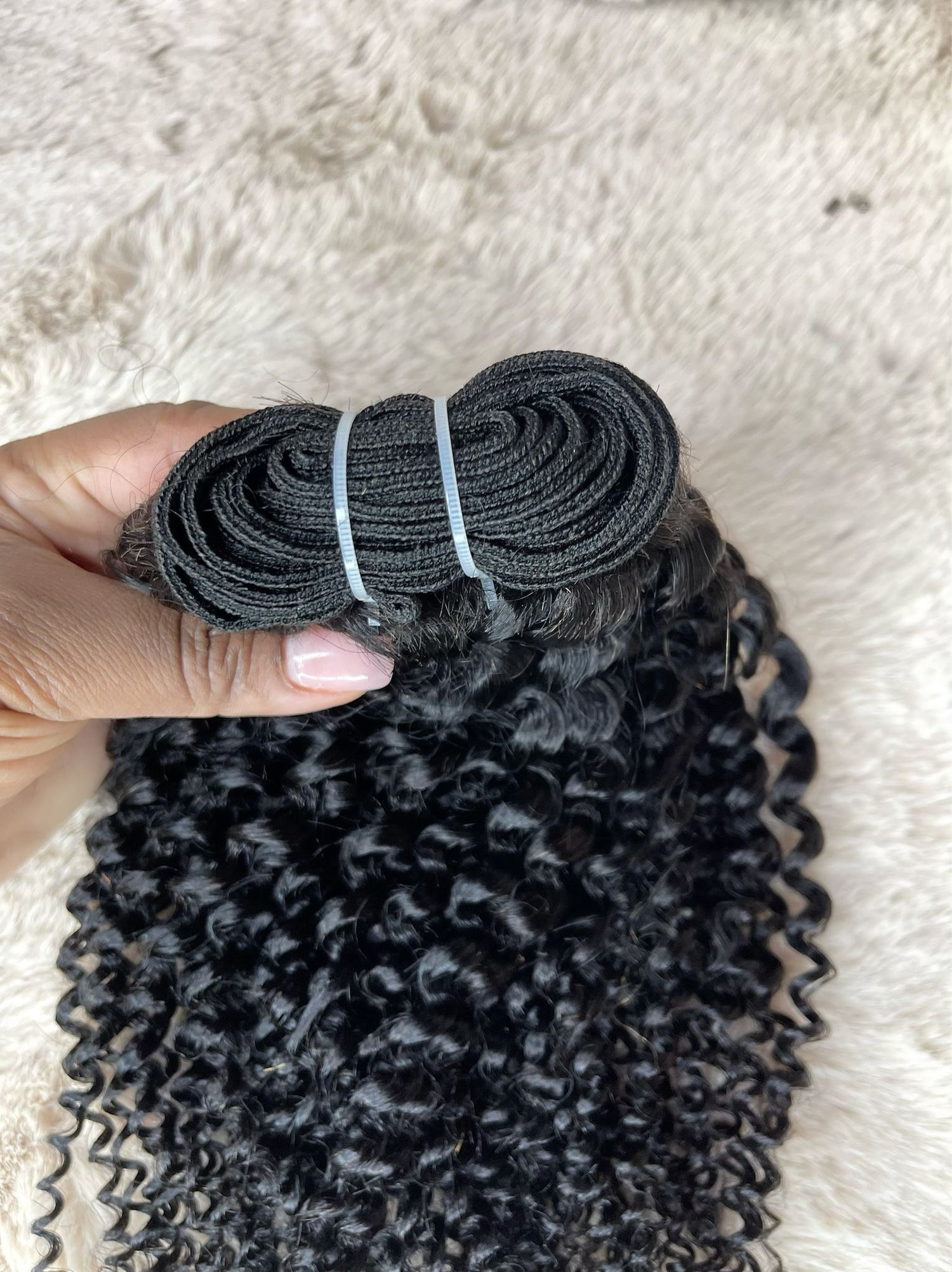 BRAZILIAN HAIR BUNDLE